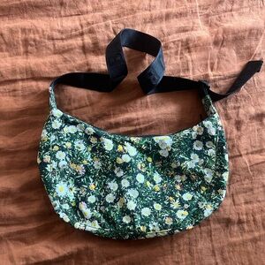 Daisy Print Baggu Medium Crescent